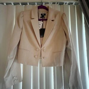 Woman’s off-white stylish blazer. BRAND NEW!!!